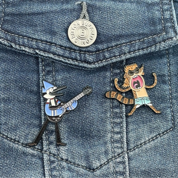 Set Of 2 - Regular Show Enamel Pin Mordecai w/Guitar And Rigby w/Mullet - Picture 6 of 6